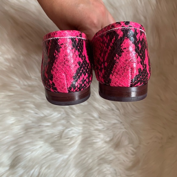 New! SAM EDELMAN Lorain Snakeskin Neon Loafers - Picture 8 of 9